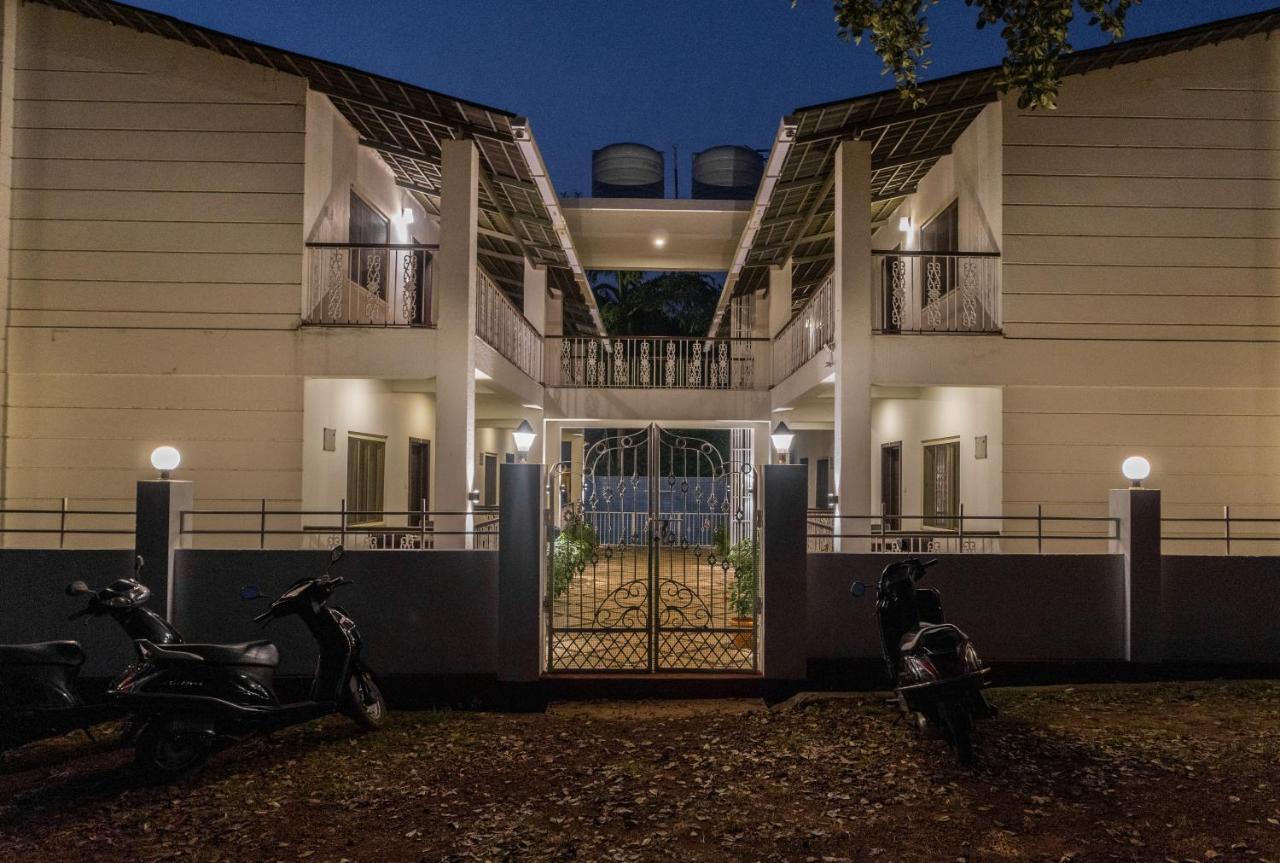 Marine Studios Le Pension Candolim Esterno foto